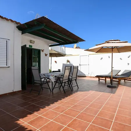 Private Chill-out Terrace - Pool Apartment