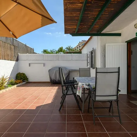 Private Chill-out Terrace - Pool Apartment